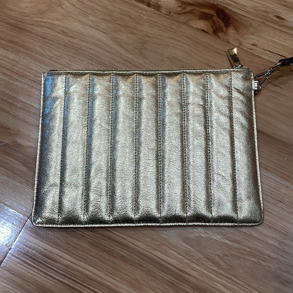 Michael Kors medium Panel Quilted pouch wristlet gold zip top - Picture 4 of 9